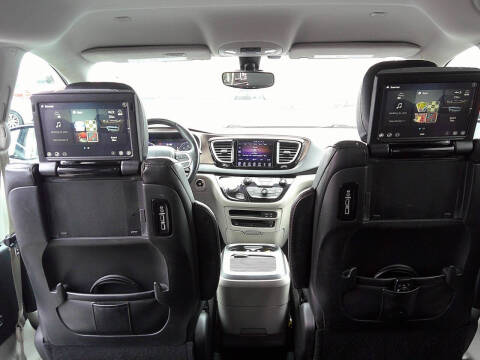 2017 Chrysler Pacifica Touring-L Plus