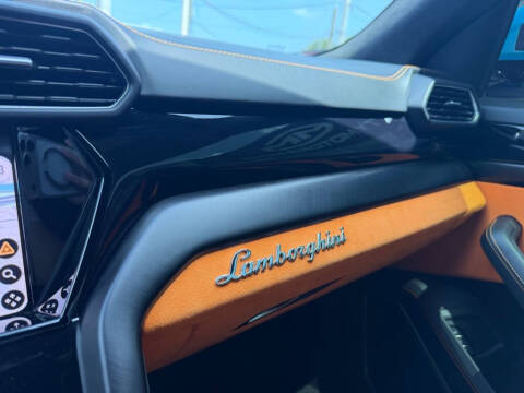 2022 Lamborghini Urus