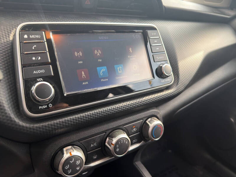 2024 Nissan Kicks S