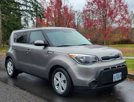 2015 Kia Soul for sale at CLEAR CHOICE AUTOMOTIVE in Milwaukie OR