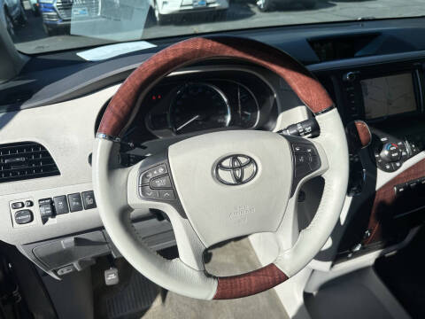 2013 Toyota Sienna Limited 7-Passenger