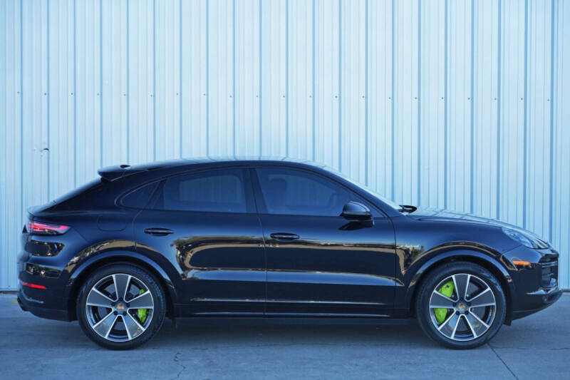 2021 Porsche Cayenne Turbo S E-Hybrid Coupe