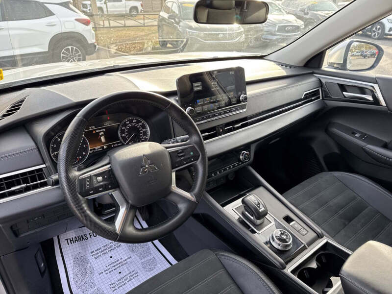 2024 Mitsubishi Outlander