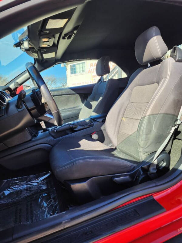 2015 Ford Mustang V6