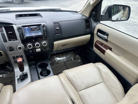 2013 Toyota Sequoia Platinum