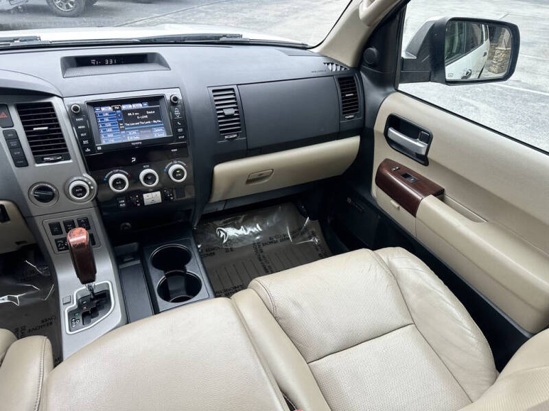 2013 Toyota Sequoia Platinum