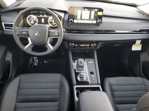 2025 Mitsubishi Outlander PHEV SE