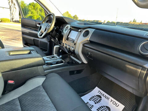 2015 Toyota Tundra SR5
