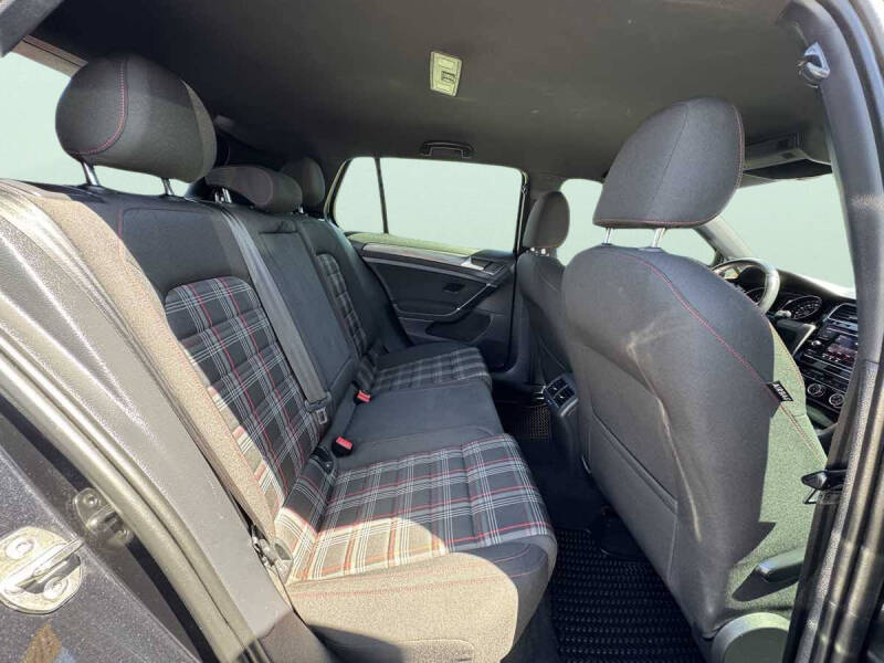 2019 Volkswagen Golf GTI S