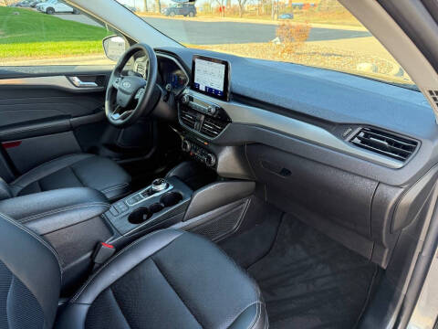 2022 Ford Escape Titanium