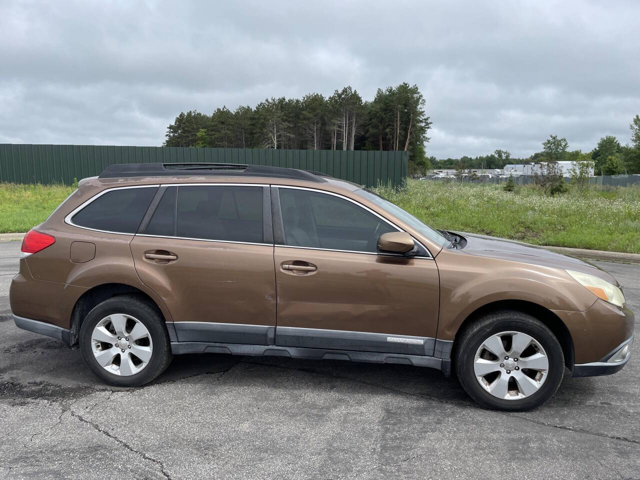 2011 Subaru Outback for sale at Twin Cities Auctions in Elk River, MN