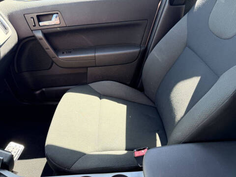 2009 Ford Focus SES