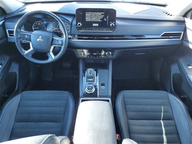 2024 Mitsubishi Outlander SE