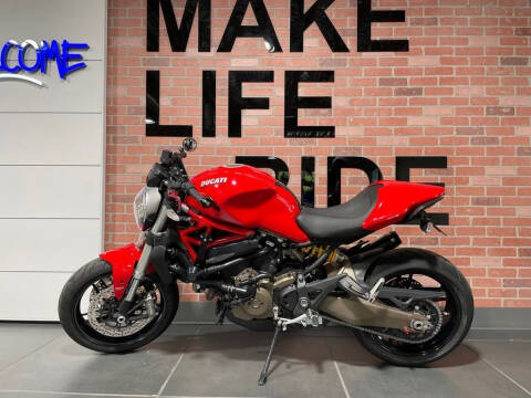 2016 Ducati Monster 821 Red