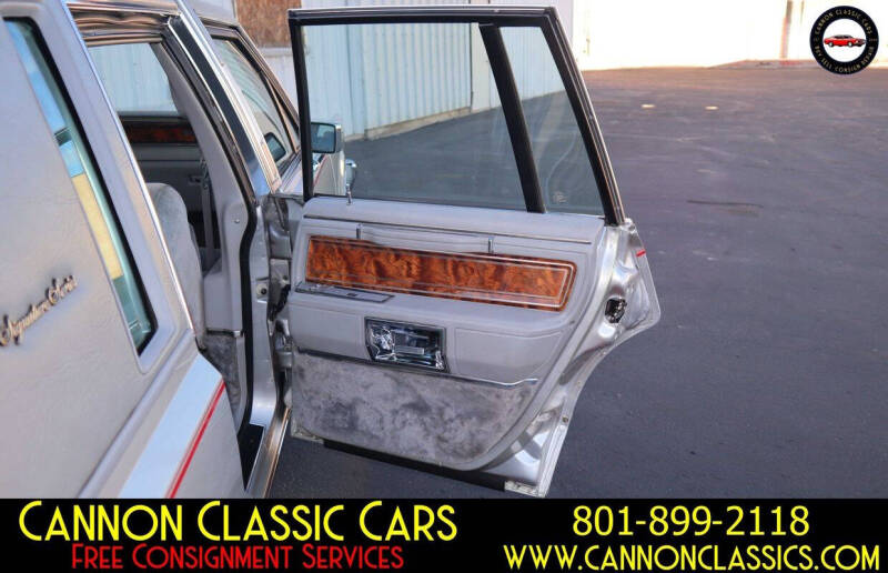 1984 Lincoln Town Car Signature