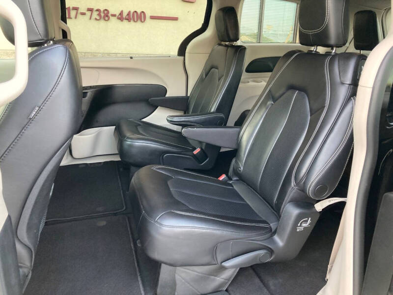2023 Chrysler Pacifica Touring L