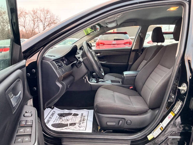 2016 Toyota Camry LE