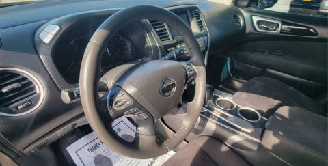 2016 Nissan Pathfinder SV