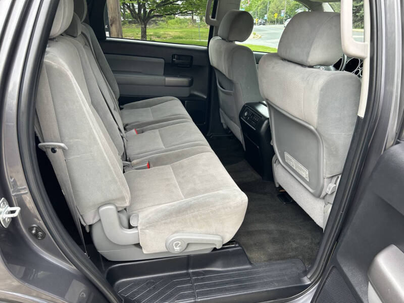 2013 Toyota Sequoia SR5
