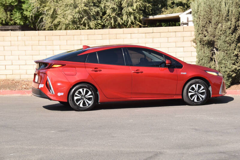 2019 Toyota Prius Prime Plus photo 25