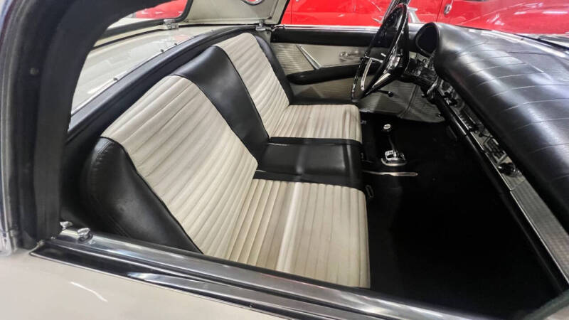 1957 Ford Thunderbird