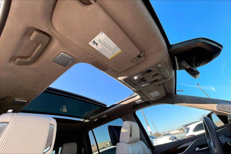 2023 Cadillac Escalade ESV Premium Luxury Platinum