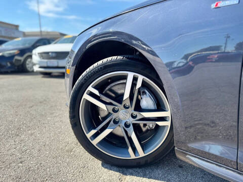 2017 Audi A4 2.0T quattro Premium Plus