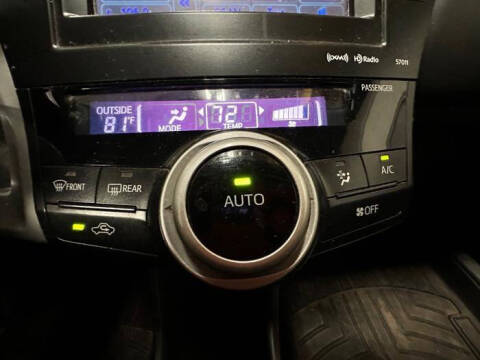 2014 Toyota Prius v Three