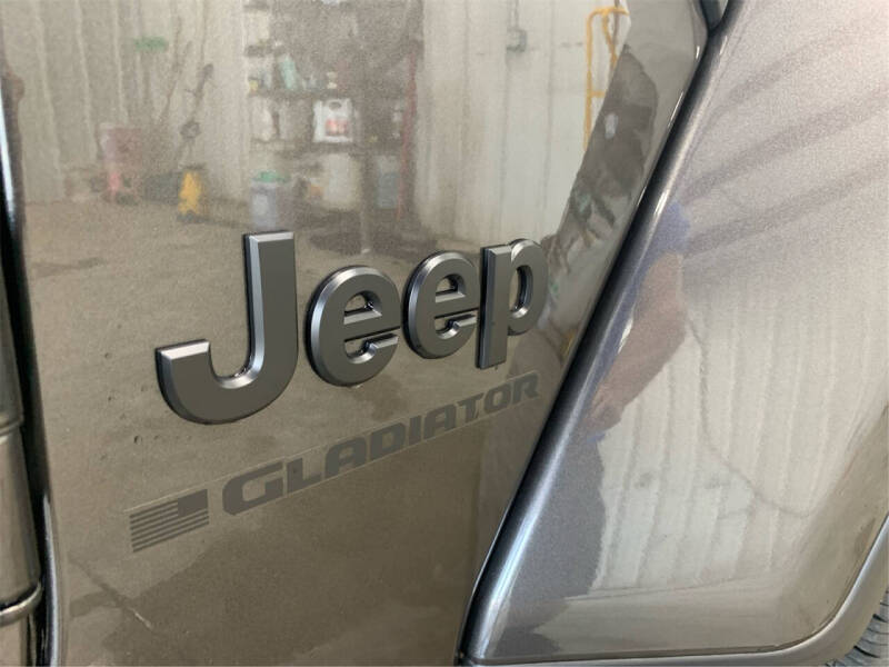 2025 Jeep Gladiator Sport