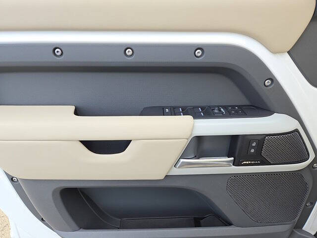 2024 Land Rover Defender 110 P300 S