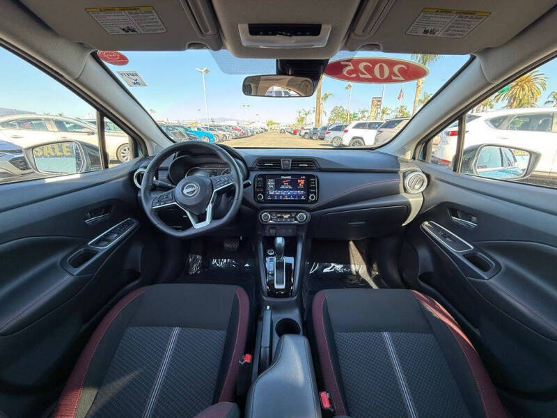 2025 Nissan Versa SR
