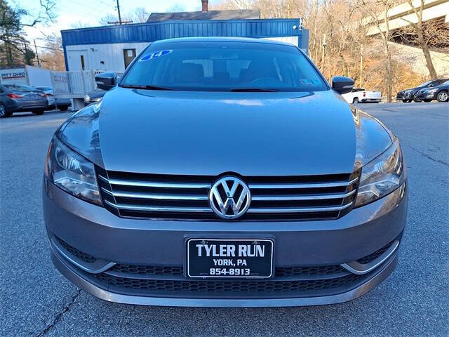 2014 Volkswagen Passat 1.8T S PZEV