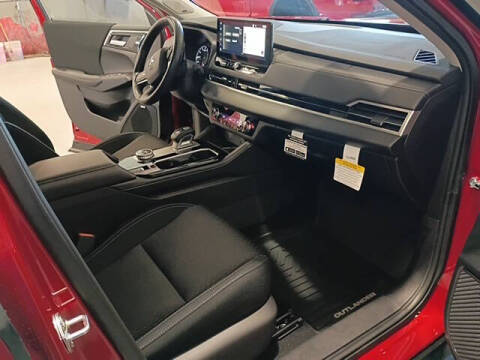 2025 Mitsubishi Outlander ES
