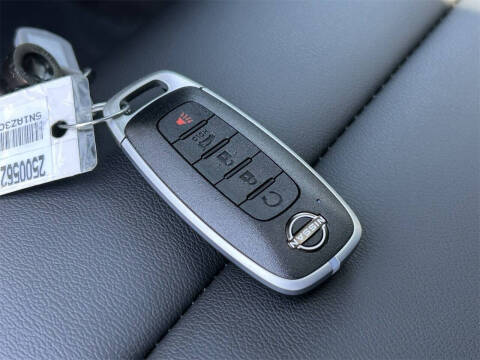 2025 Nissan Murano SL