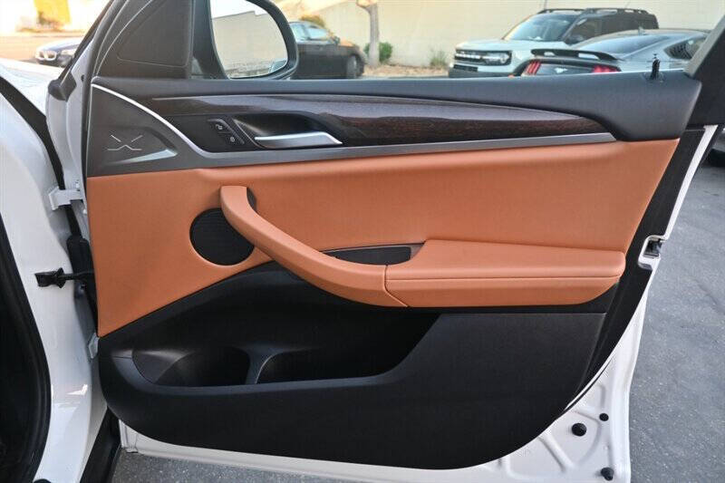 2023 BMW X4 xDrive30i