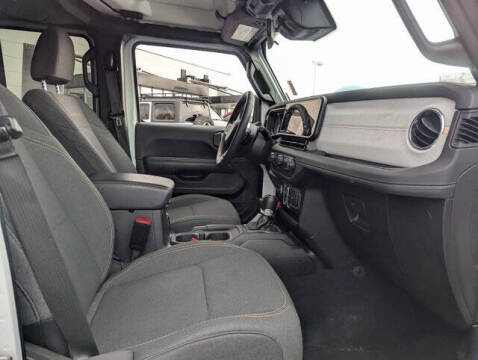 2024 Jeep Wrangler Sahara 4xe