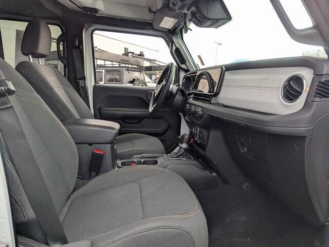 2024 Jeep Wrangler Sahara 4xe