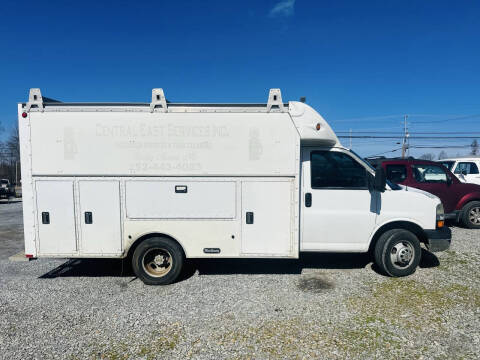 2005 Chevrolet Express for sale at Twin D Auto Sales in Johnson City TN