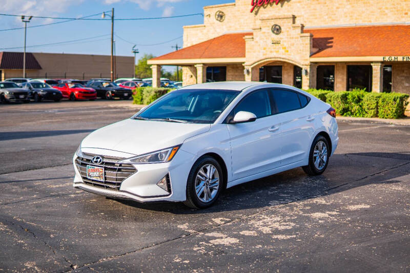 2020 Hyundai Elantra SEL's photo