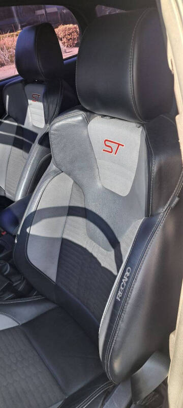 2018 Ford Focus ST - Photo 15