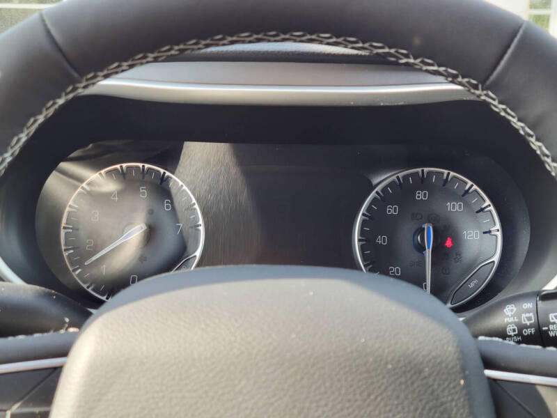 2027 Chrysler Pacifica Select
