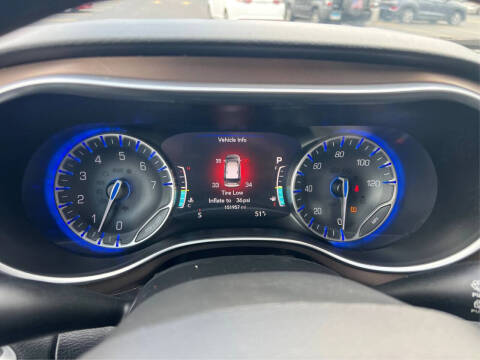 2017 Chrysler Pacifica Touring-L Plus