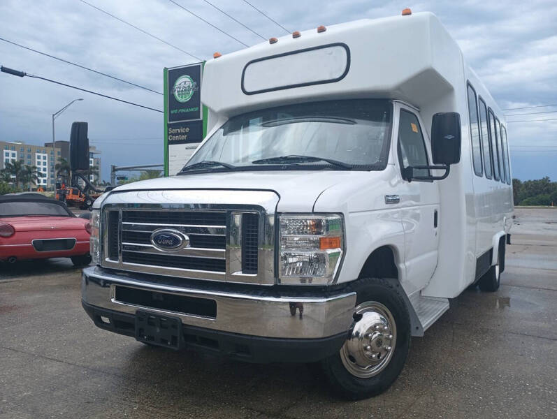 2017 Ford E-Series E-350 SD