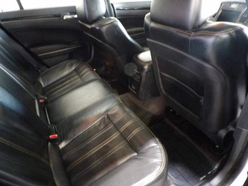 2016 Chrysler 300