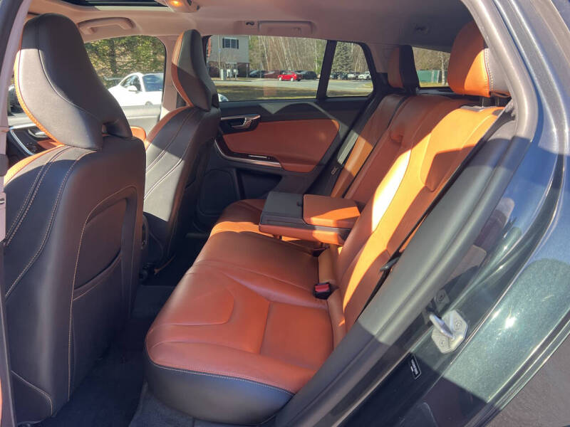 2015 Volvo V60 Cross Country T5 Platinum