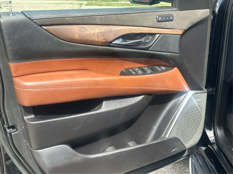 2018 Cadillac Escalade Luxury