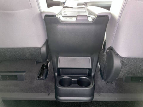 2025 Toyota Sienna LE 8-Passenger