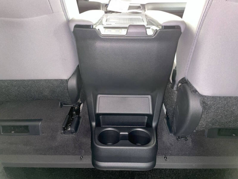 2025 Toyota Sienna LE 8-Passenger