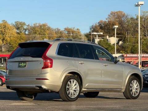 2016 Volvo XC90 T6 Momentum