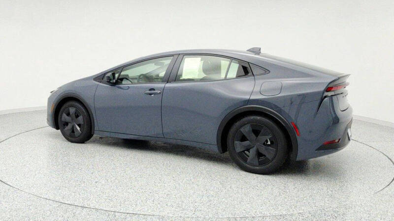 2025 Toyota Prius LE